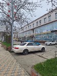 Неизвестный врезался в Toyota Mark II и скрылся с места ДТП в Южно-Сахалинске, Фото: 2