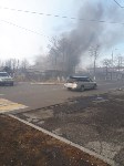 В центре Поронайска горит дом, Фото: 1