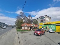 Очевидцев наезда кроссовера на 95-летнюю женщину продолжают искать в Южно-Сахалинске, Фото: 1