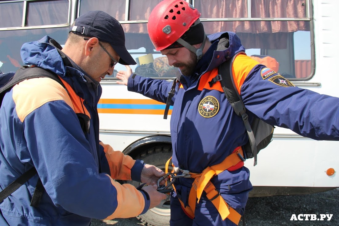 Тренировка по ликвидации последствий природного пожара проходит на Сахалине