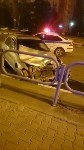 Мотоцикл и автомобиль такси столкнулись ночью в Южно-Сахалинске, Фото: 1