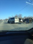 Легковушка вылетела с проезжей части после столкновения с микроавтобусом в Южно-Сахалинске, Фото: 5