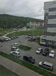 Автохамы облюбовали сквер Ждакаева в сахалинской столице, Фото: 2