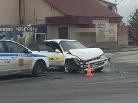 Автомобиль такси и внедорожник столкнулись в Южно-Сахалинске, Фото: 12
