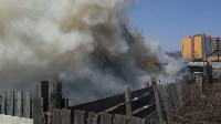 Частный дом горит в Южно-Сахалинске, Фото: 1