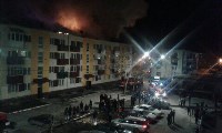 Жильцов четырехэтажки в Углегорске эвакуируют - горит крыша жилого многоквартирного дома, Фото: 5