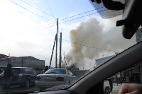 Здание общежития горит в Долинске, Фото: 3
