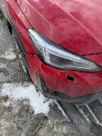 В Южно-Сахалинске автомобиль повредил бампер, проезжая через повреждённую ливнёвку, Фото: 3