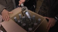 Больше пяти тысяч литров поддельного алкоголя провез мужчина на Сахалин, Фото: 8