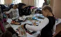 В Южно-Сахалинске бесплатно раздали вещи для школьников, Фото: 14