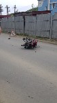 Двое мужчин на мотоцикле врезались во внедорожник в Холмске, Фото: 2
