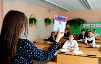 Больше 850 сахалинских школьников написали ЕГЭ по иностранному языку и физике, Фото: 1