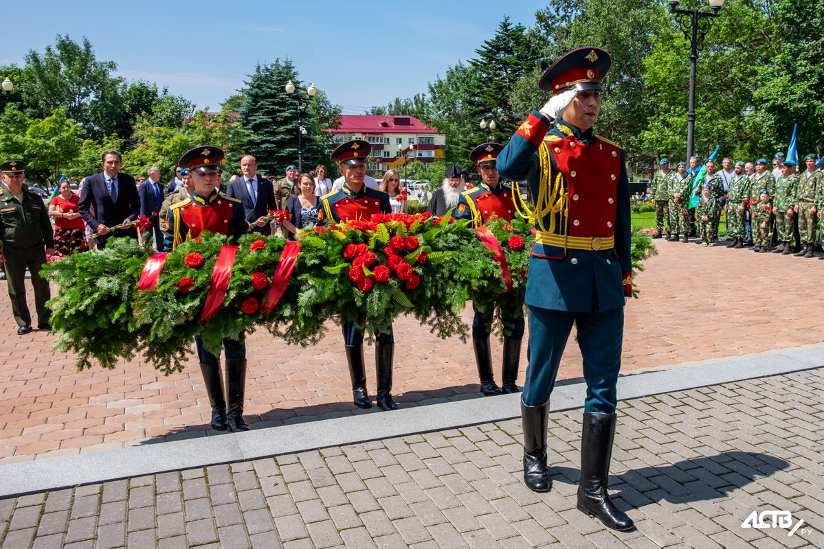 Курсантам-десантникам в Южно-Сахалинске вручили голубые береты - Новости  Сахалинской области – Фотогалерея, фото 5 - ASTV.ru