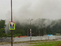 Густой туман в Южно-Сахалинске оказался дымом от пожара, Фото: 1