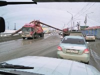 Большегруз порвал теплотрассу в Корсакове, Фото: 2