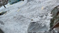 Сахалинка уже год не может получить деньги с ТСЖ за повреждение машины снегом с крыши, Фото: 2