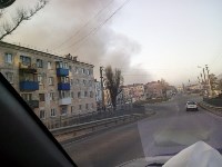 Дым от горящих на территории БУМа автопокрышек заволок Холмск, Фото: 8