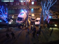 Toyota и Mazda столкнулись ночью в центре Южно-Сахалинска, Фото: 1