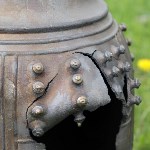 Японский храмовый колокол со следами от пуль нашли на берегу Сахалина, Фото: 6