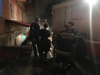 Ночью пожарные тушили подвал многоэтажки в Южно-Сахалинске , Фото: 38
