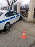 Автомобиль ГИБДД врезался в забор в Южно-Сахалинске, Фото: 8