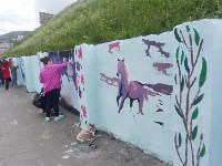 На уличной стене в Холмске появились лисы, дельфины и кони, Фото: 15