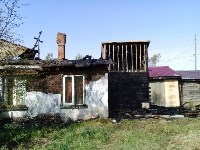 Утренний пожар в Новоалександровске лишил три семьи крыши над головой, Фото: 1
