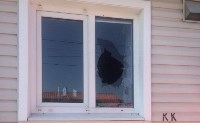 В Южно-Сахалинске мужчина открыл стрельбу по окнам, Фото: 3