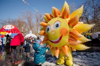 Десятиметровую Зиму сожгли в городском парке Южно-Сахалинске, Фото: 2