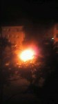 Пожарные тушат маршрутную "газель" в Южно-Сахалинске, Фото: 1