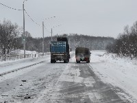 Водитель микроавтобуса пострадал при столкновении с мусоровозом в Тымовском, Фото: 1
