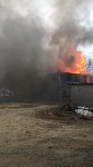 Расселенная двухэтажка горит в Ногликах, Фото: 3