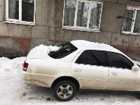 Снежная глыба разбила автомобиль в Южно-Сахалинске, Фото: 4