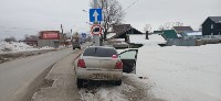 Toyota врезалась в столб в Южно-Сахалинске, Фото: 1