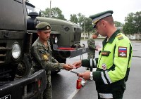ВАИ и ГАИ проверили автобусы военных на СахалинеВАИ и ГАИ проверили автобусы военных на Сахалине, Фото: 3