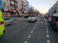 "Тормозной путь метров 20": микроавтобус сбил женщину в Южно-Сахалинске, Фото: 3
