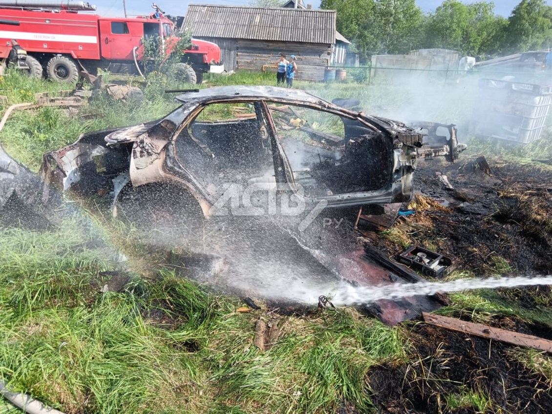 Автомобиль горел в Подгорном - Новости Сахалинской области. Происшествия –  Фотогалерея, фото 4 - ASTV.ru