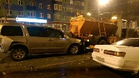 Две легковушки и грузовик столкнулись рано утром в центре Южно-Сахалинска, Фото: 9