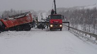 Конвойный автомобиль врезался в снегоуборочную машину на юге Сахалина, Фото: 1