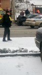 В Холмске Toyota Crown врезался в столб у автобусной остановки, Фото: 7