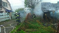 Горящий деревянный дом потушили в центре Южно-Сахалинска, Фото: 9