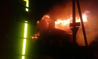 Двухэтажный дом горит в Южно-Сахалинске, Фото: 7