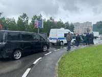 Микроавтобус опрокинулся при ДТП в Южно-Сахалинске, Фото: 5