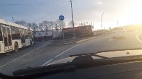 Бензовоз и минивэн столкнулись в Южно-Сахалинске, Фото: 2