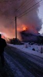 Двухэтажный дом горит в Южно-Сахалинске, Фото: 10