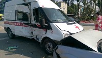 Машина скорой помощи попала в ДТП в Южно-Сахалинске, Фото: 11