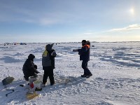 Правила поведения на льду напомнили рыбакам-любителям в Долинском районе, Фото: 2