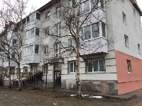 Из-за красивых фасадов жители домов в Южно-Сахалинске остались без балконов, Фото: 1