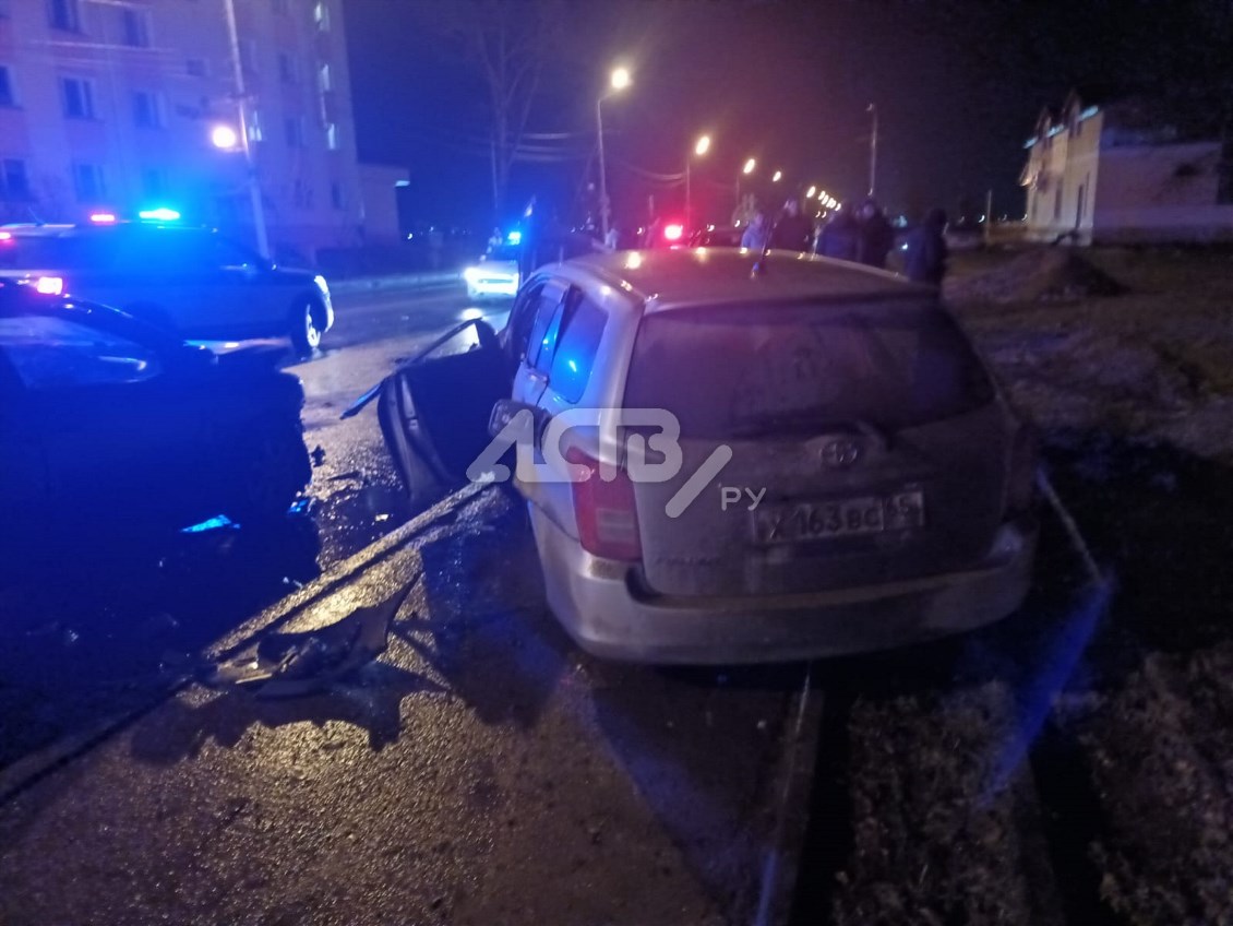 Четыре человека пострадали в ДТП в Луговом по вине подростка на угнанной  машине - Новости Сахалинской области. Происшествия – Фотогалерея, фото 6 -  ASTV.ru