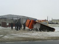 Грузовик опрокинулся в Троицком, Фото: 8
